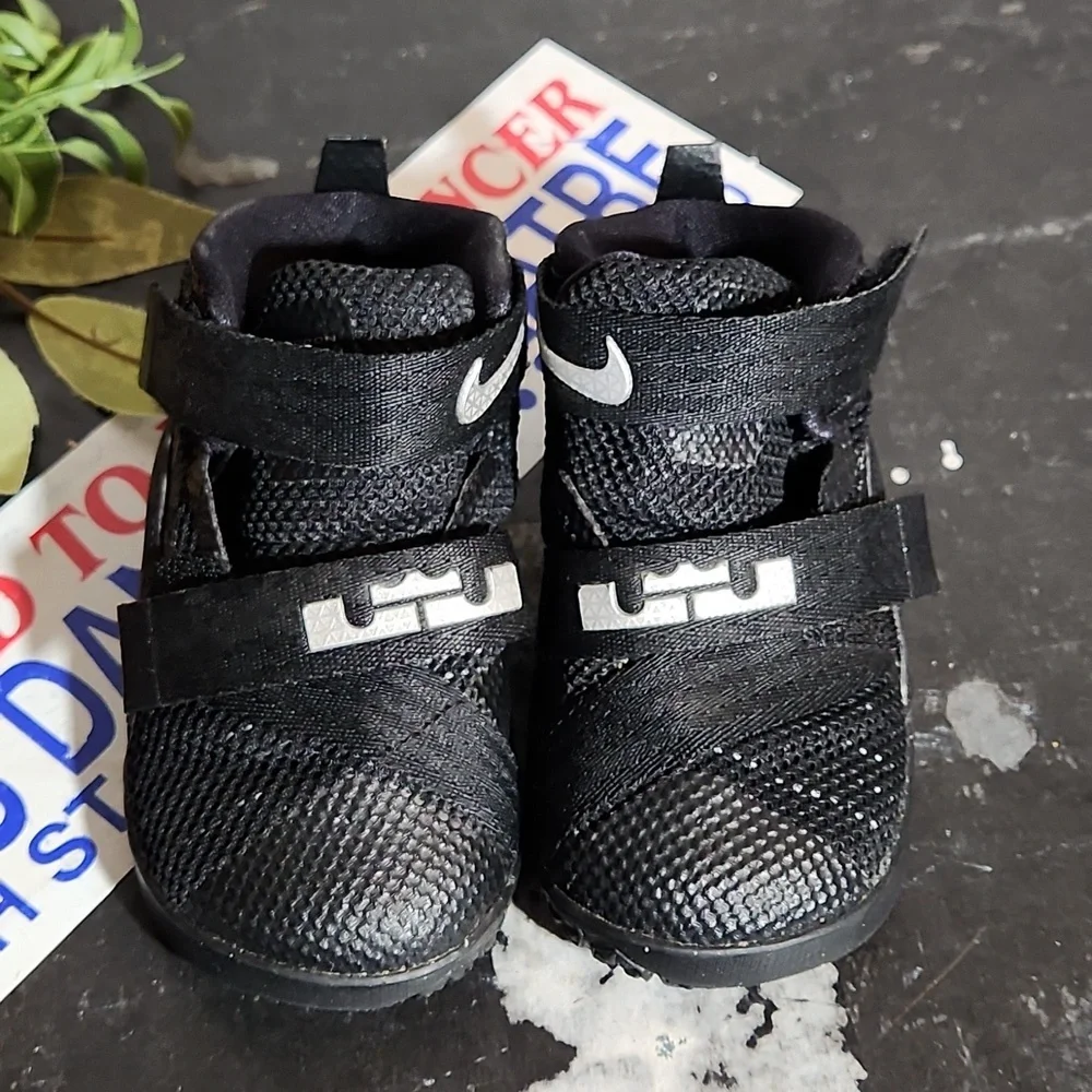 NIKE LeBron Soldier Black 6C